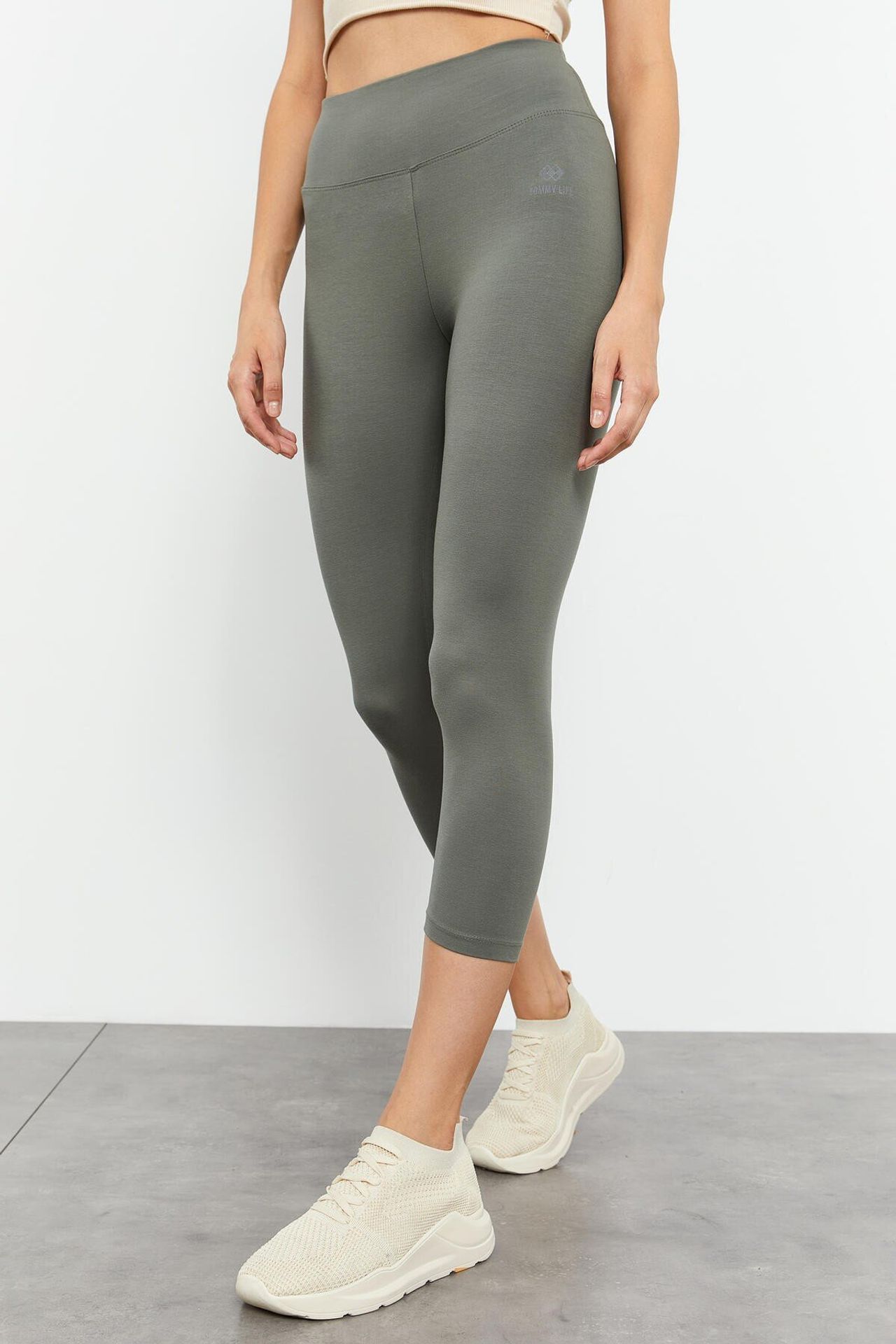 TOMMY High-Waist Capri Sports Leggings 5