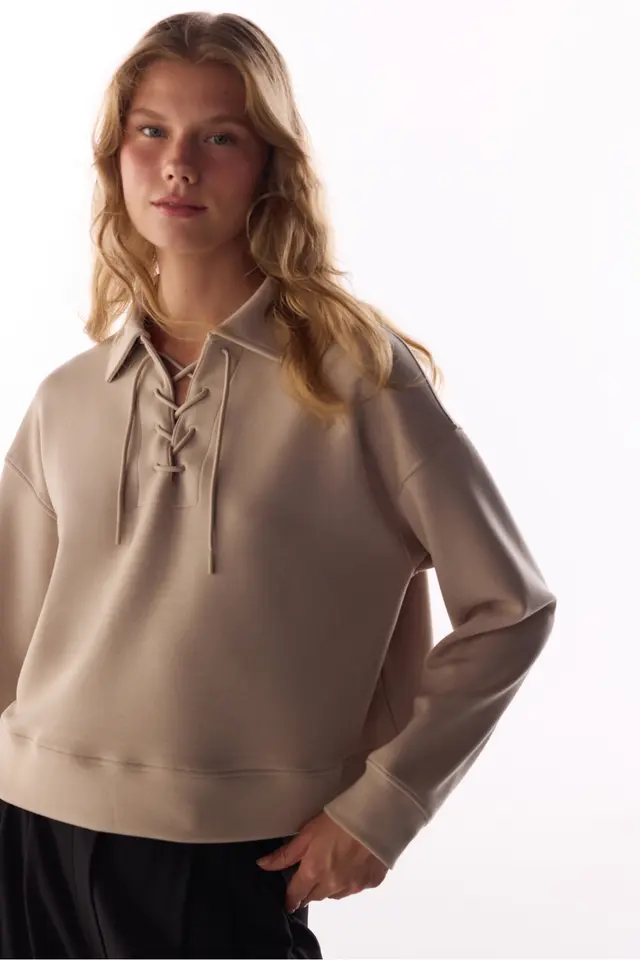 PENTI Silky Touch Laced Long Sleeve Sweatshirt