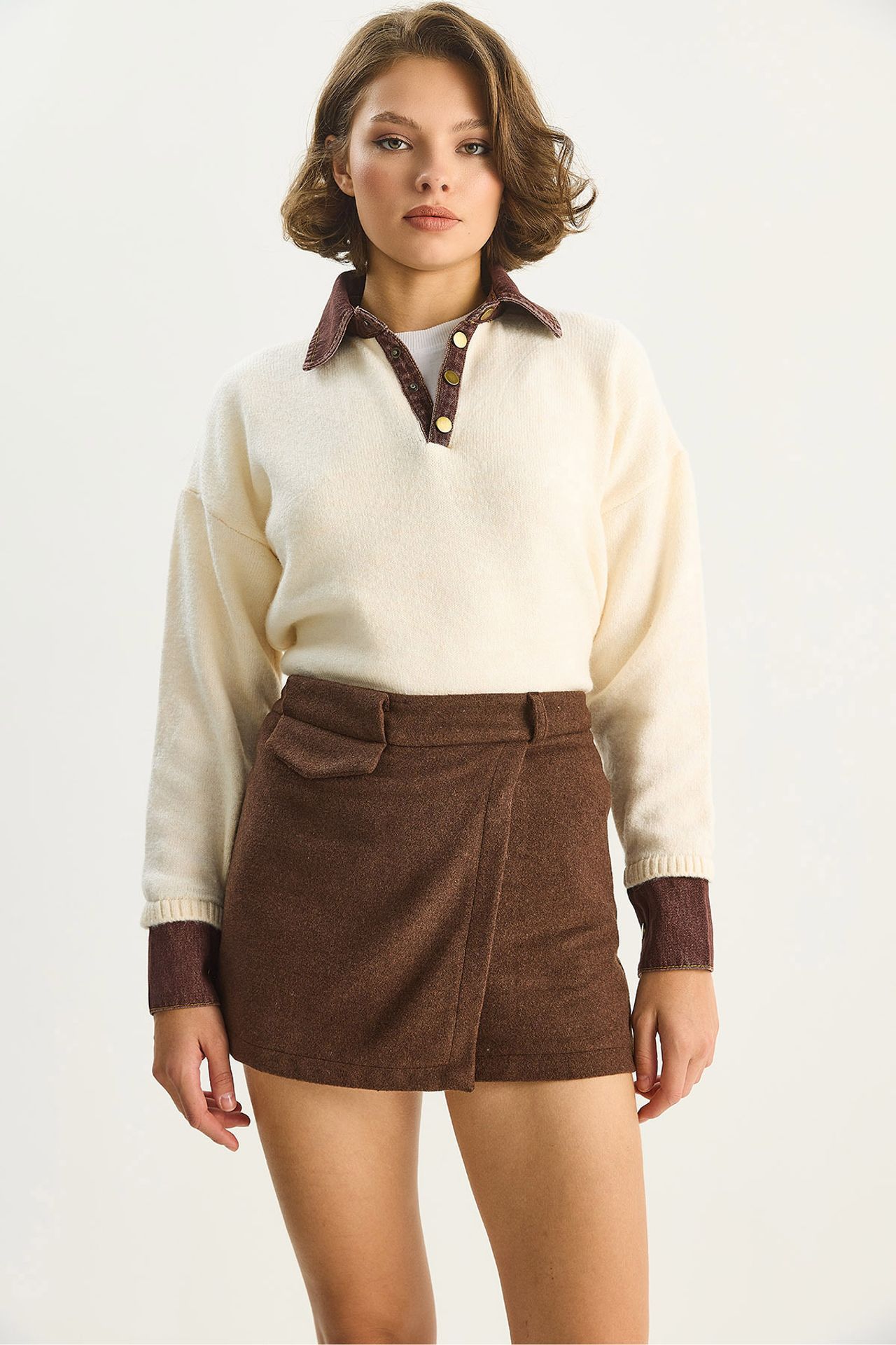 LUCCI High Waist Fitted Mini Shorts with Pocket 3