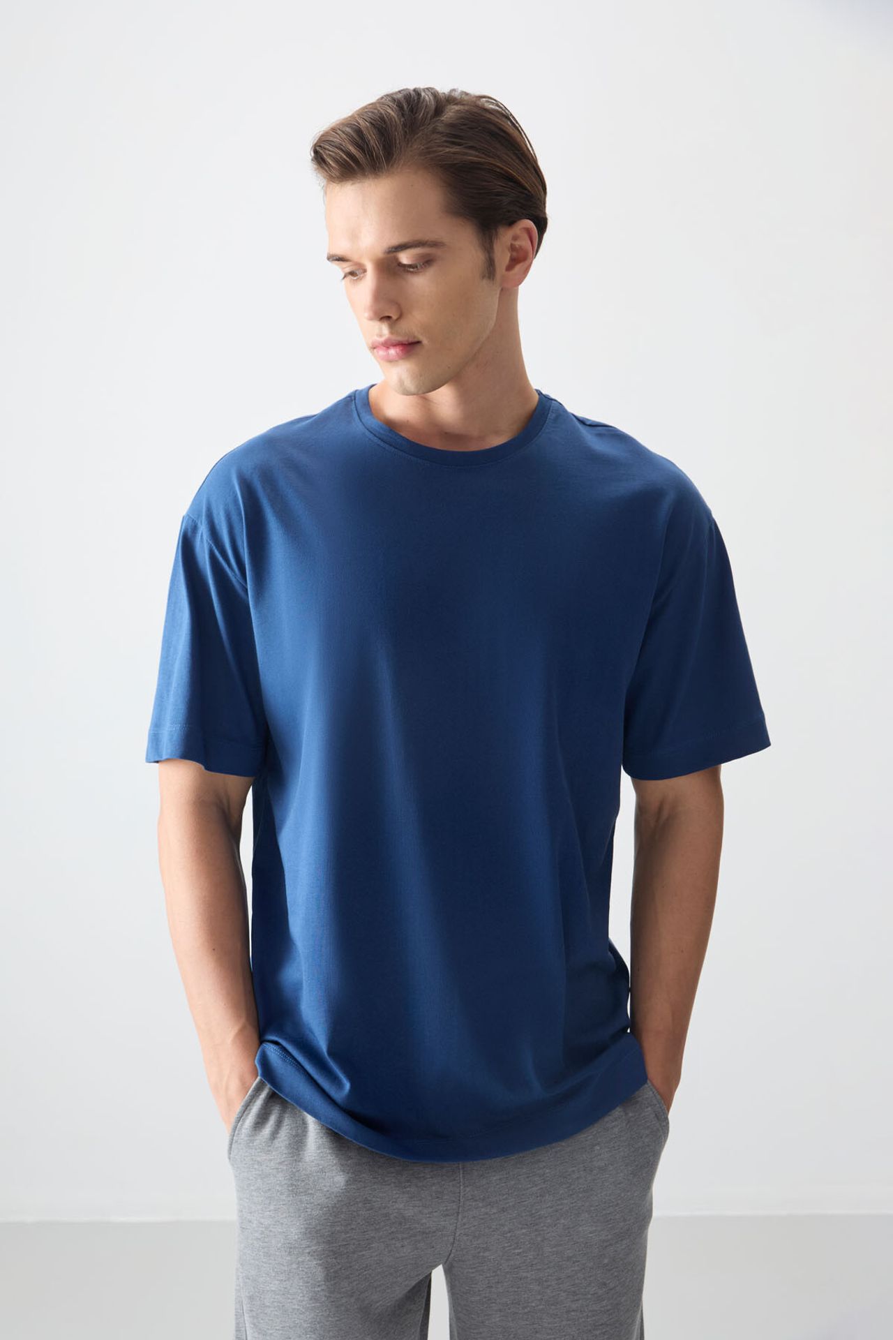 TOMMY Oversized Cotton Crew Neck T-Shirt 3