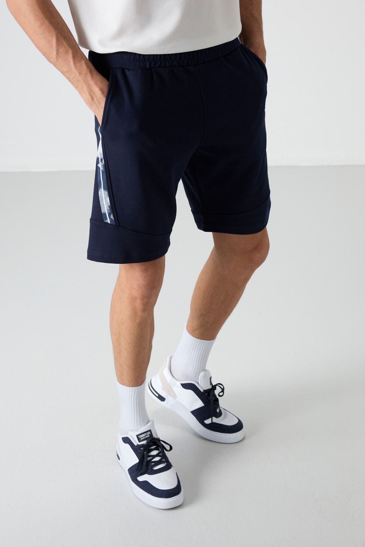 TOMMY Men's Pull-on Sweat Shorts 2