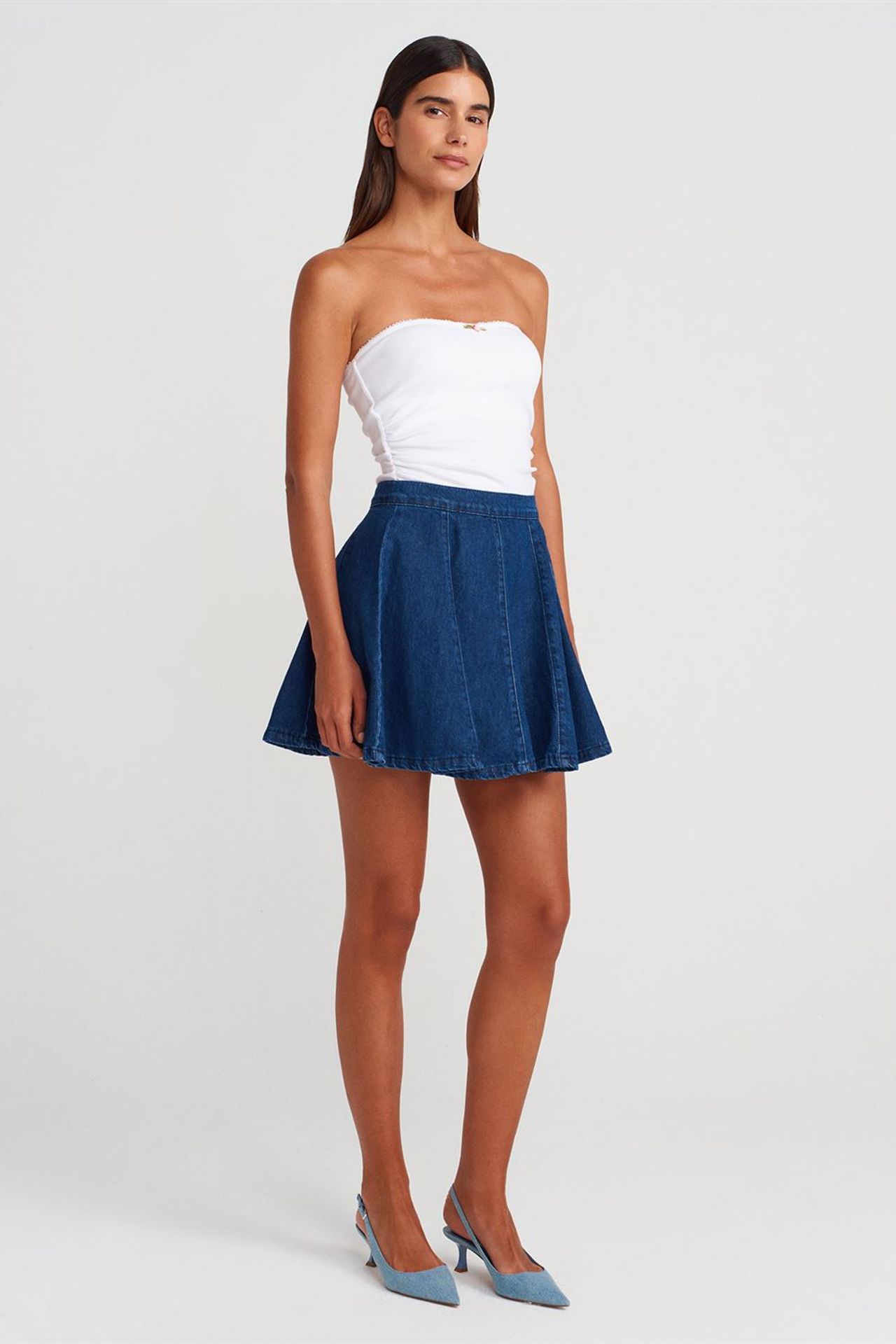 DILVIN Strapless Crop Bandeau Top With Bow Detail 4