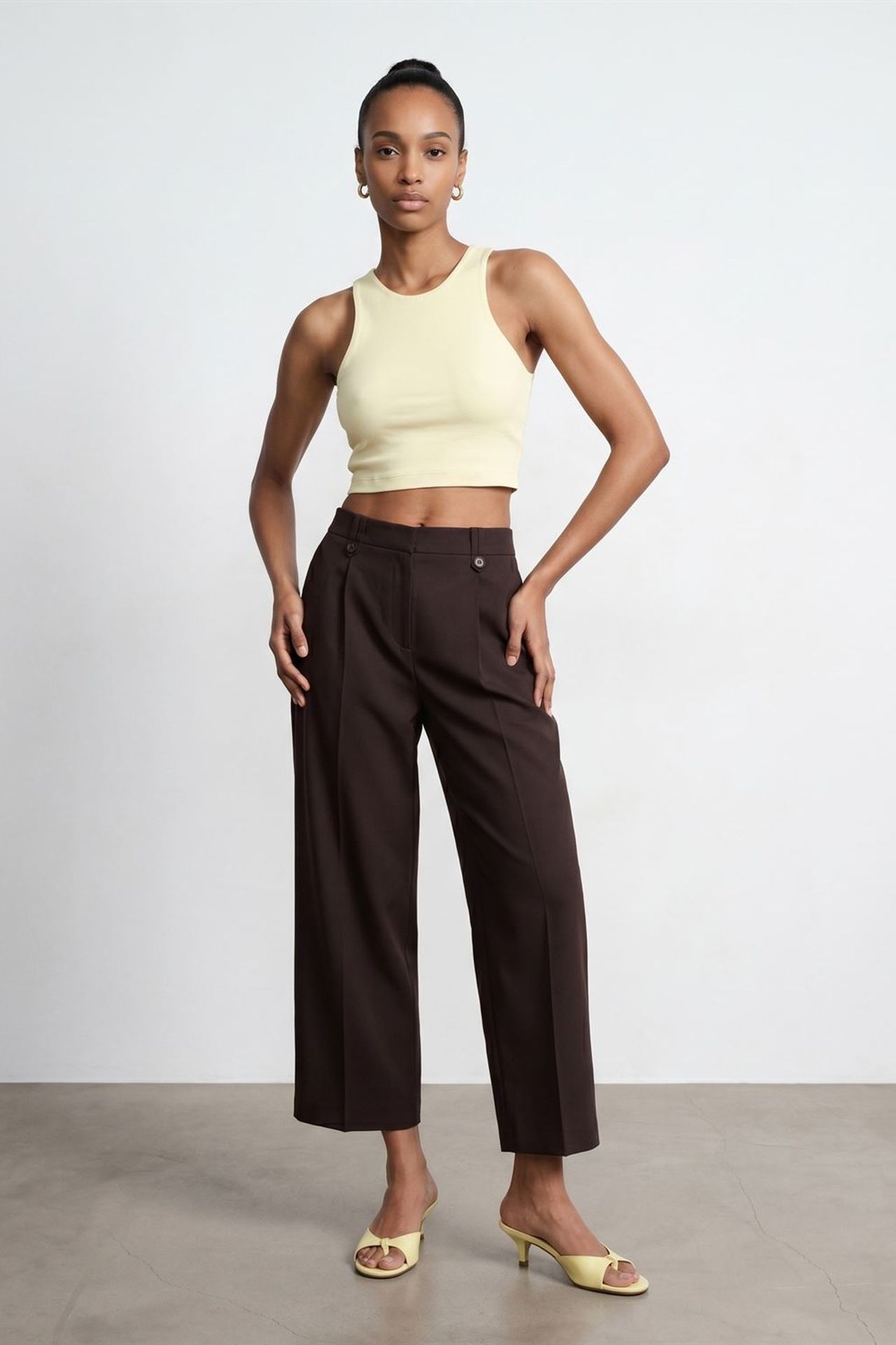 DILVIN Ribbed Sleeveless Crop Blouse 4