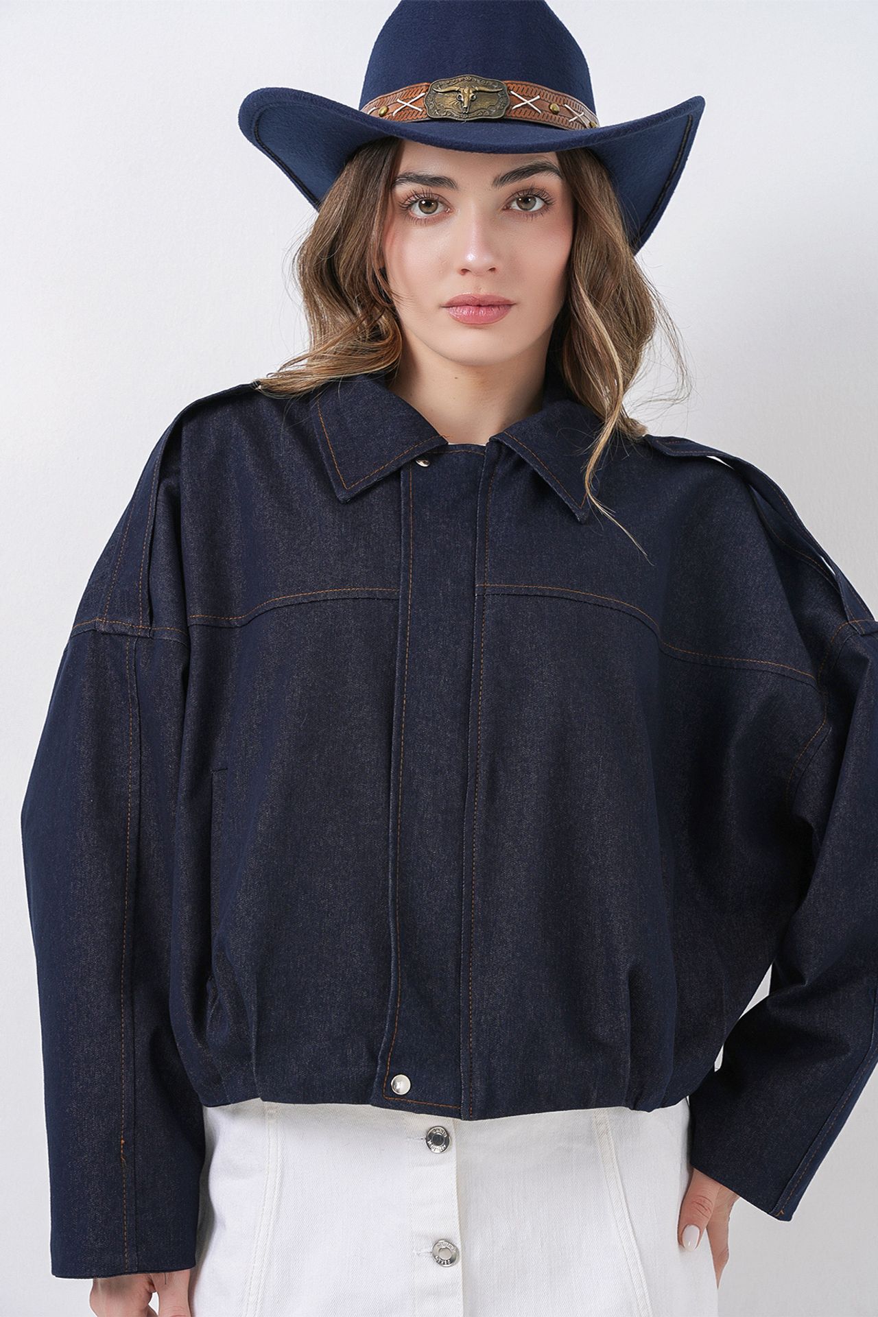 BDART Oversized Crop Jacket with Zipper and Pocket 3