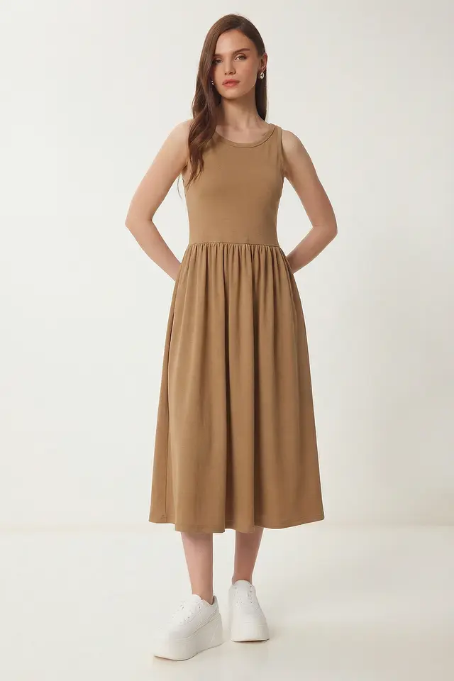 ISTANBUL Sleeveless Crew Neck Midi Dress