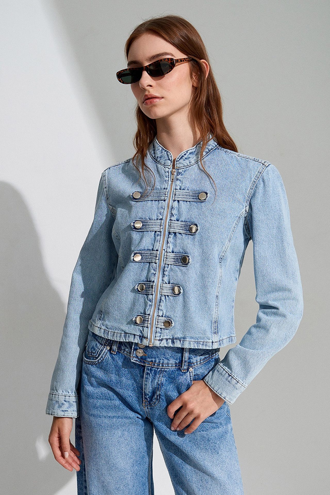 DILVIN Crop Denim Jacket With Mandarin Collar 3