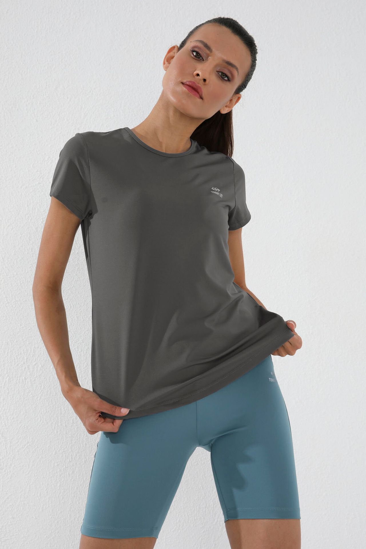 TOMMY Women's Solid Short-Sleeve Crew Neck T-Shirt 4
