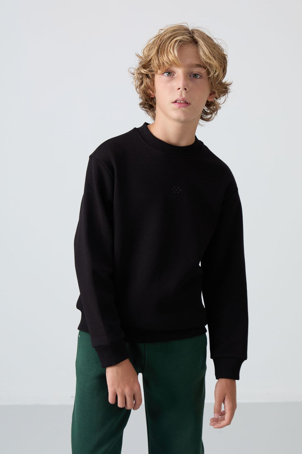 TOMMY Youth Crew Neck Embroidered Sweatshirt 4