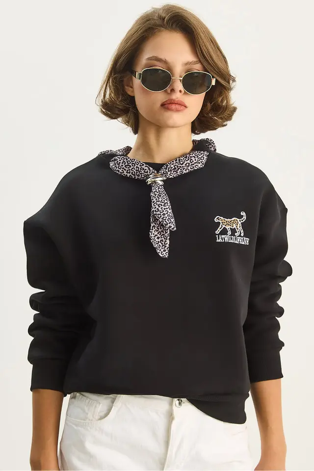 LUCCI Crew Neck Sweatshirt with Print Accessory 