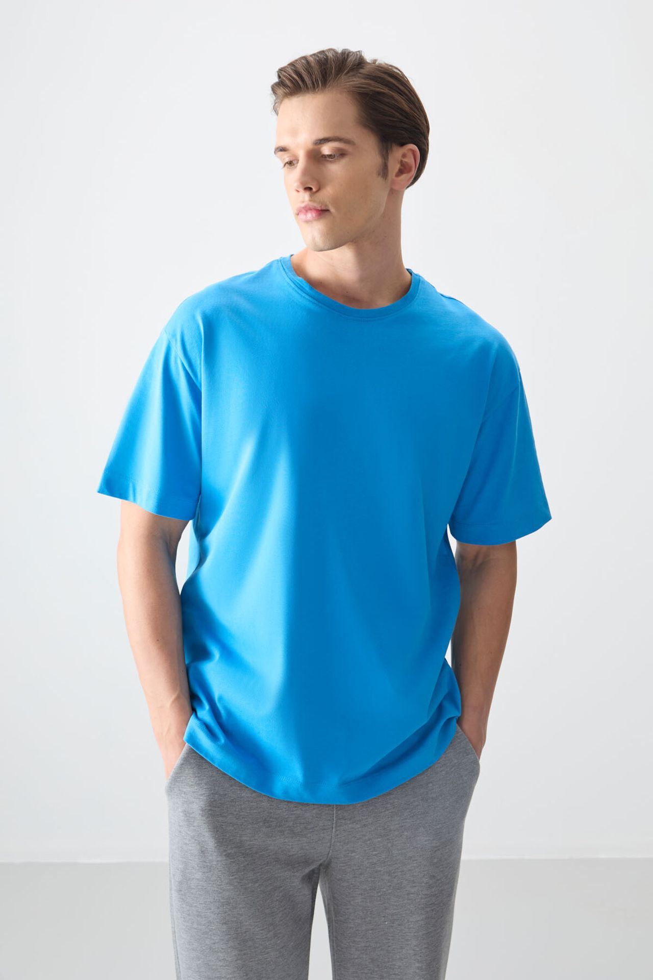 TOMMY Oversized Cotton Crew Neck T-Shirt 4