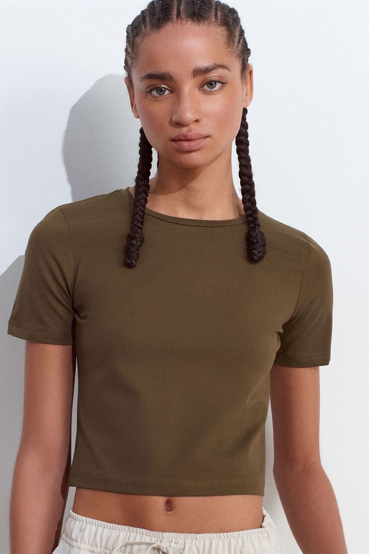 DILVIN Women's Crop Slim-Fit Crew Neck T-Shirt 3