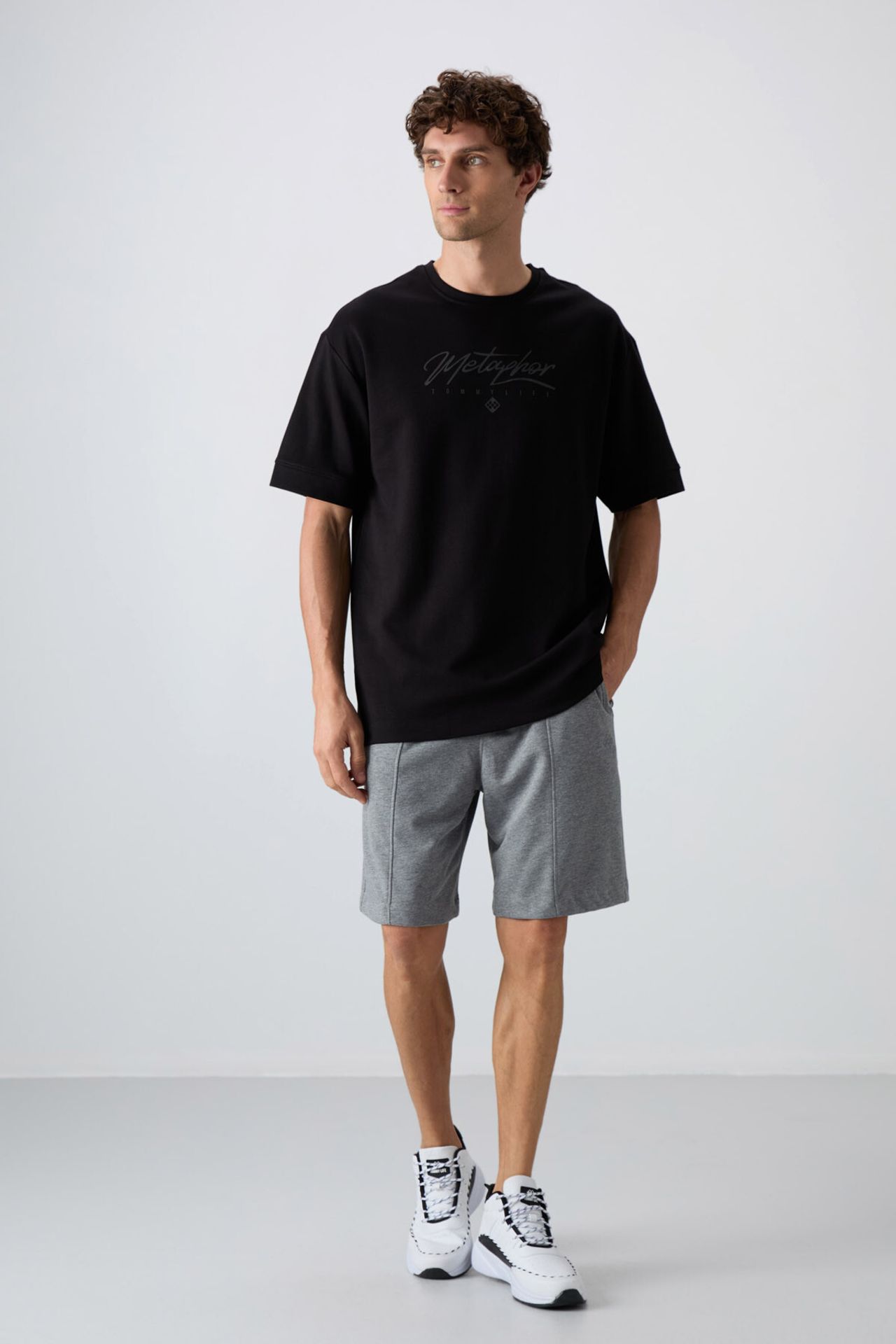 TOMMY Oversized Logo Crew Neck T-Shirt 2