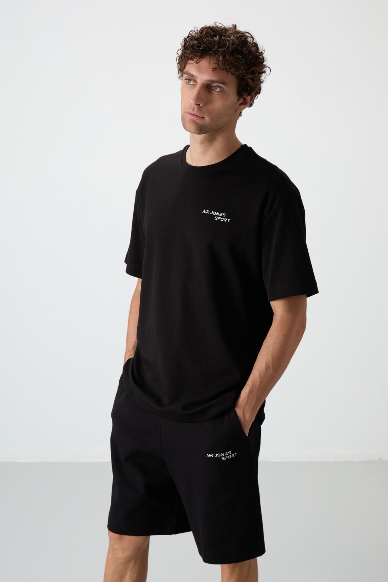 TOMMY Oversized Short-Sleeve T-Shirt And Shorts Set 2