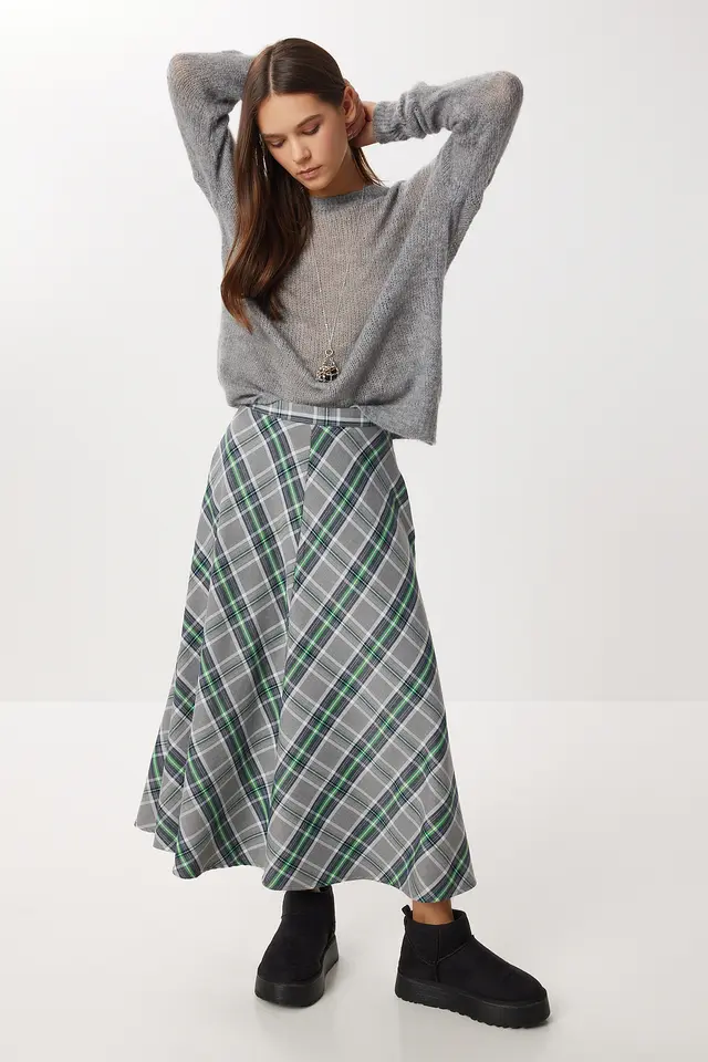 ISTANBUL Pocket Detailed Long Plaid Skirt with Zipper Closure