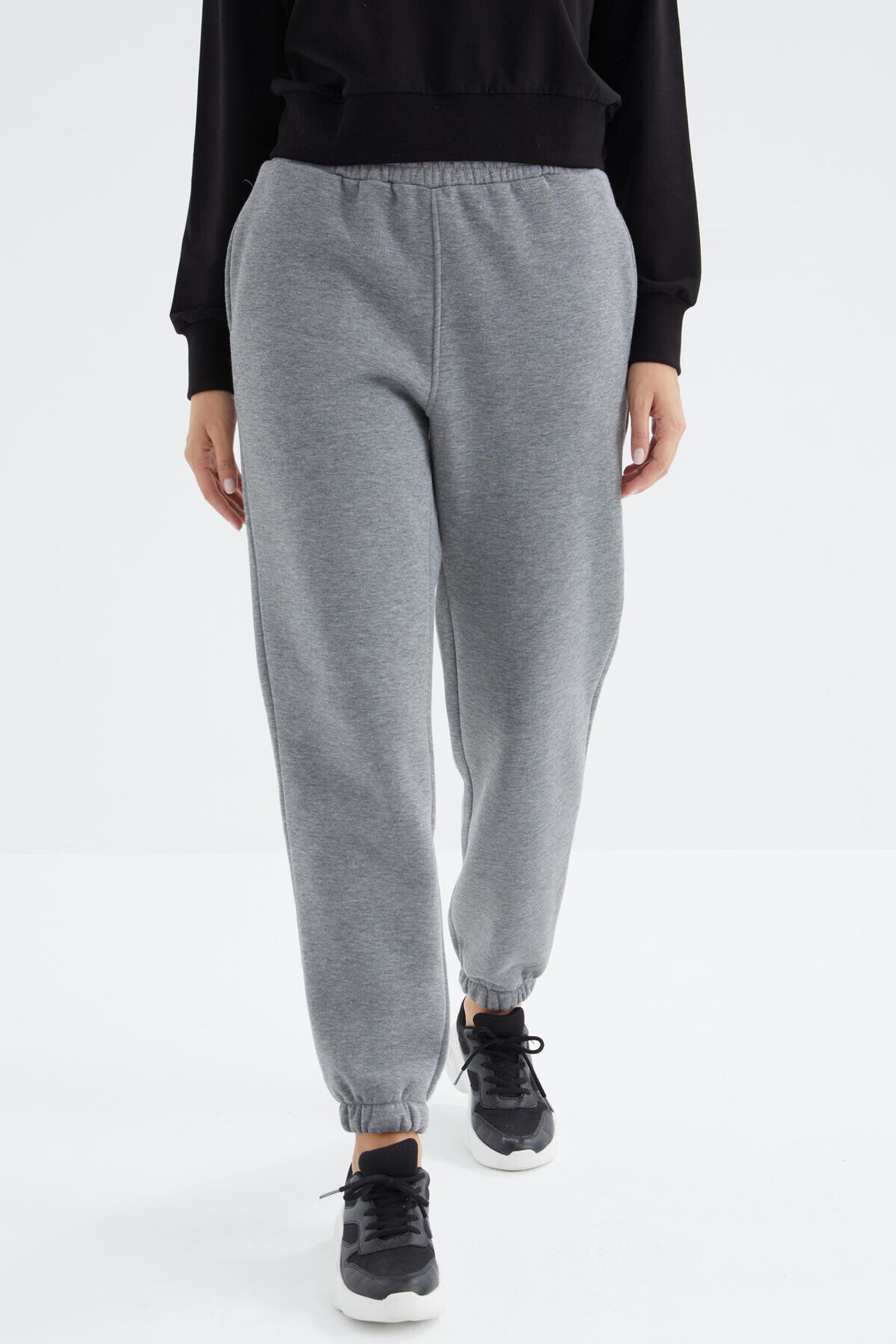 TOMMY Women's High-Waist Fleece Jogger Sweatpants 4
