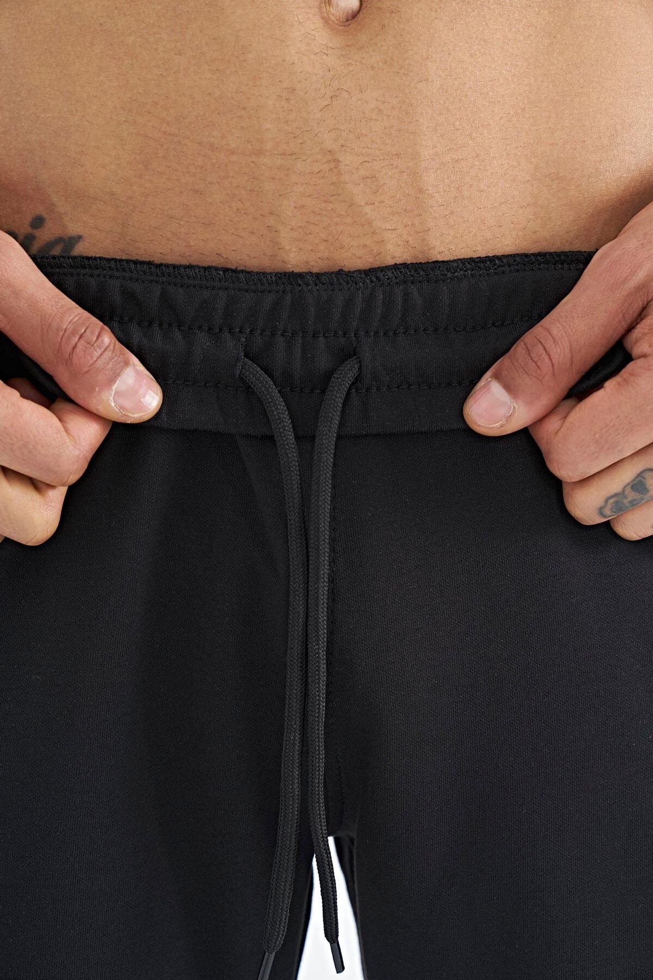 TOMMY Men's Knit Sweat Shorts 5