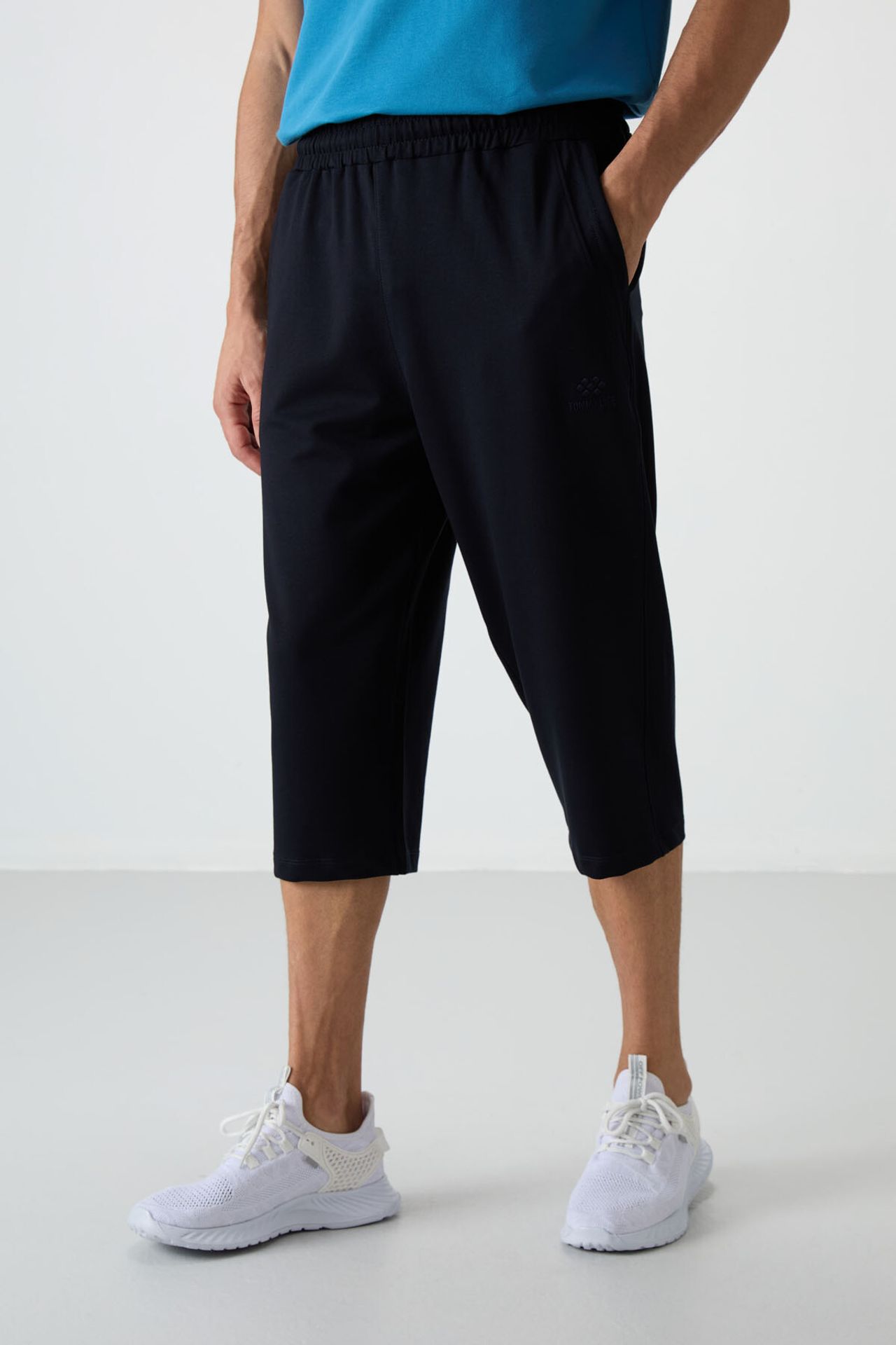TOMMY Men's Mid-waist Wide-leg Capri Shorts 2