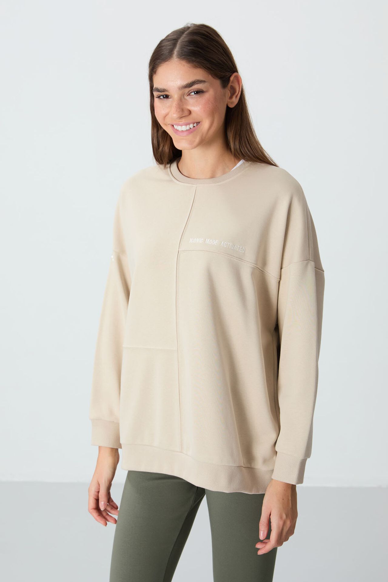 TOMMY Oversized Crew Neck Sweatshirt 2