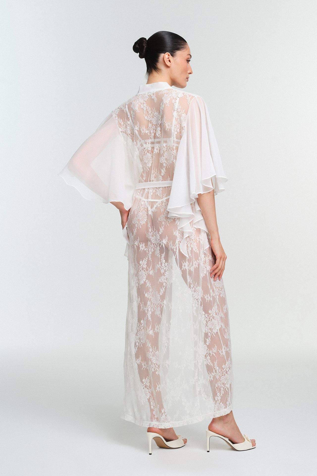 PENTI Broken Fiora Lace Short Sleeve Robe 3