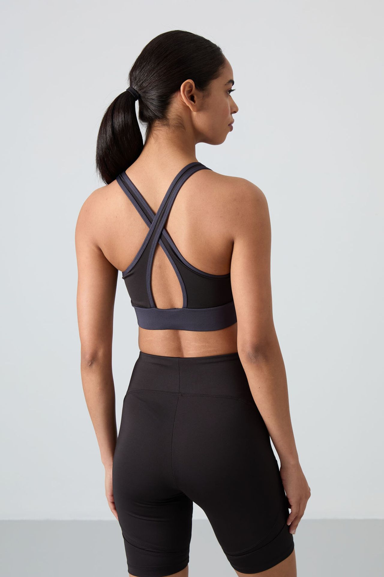 TOMMY Fitted Sleeveless Crop Sports Top 6