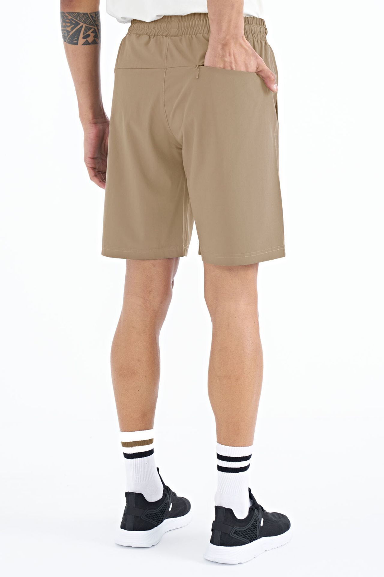 TOMMY Men's Regular-fit Wide-leg Shorts 6