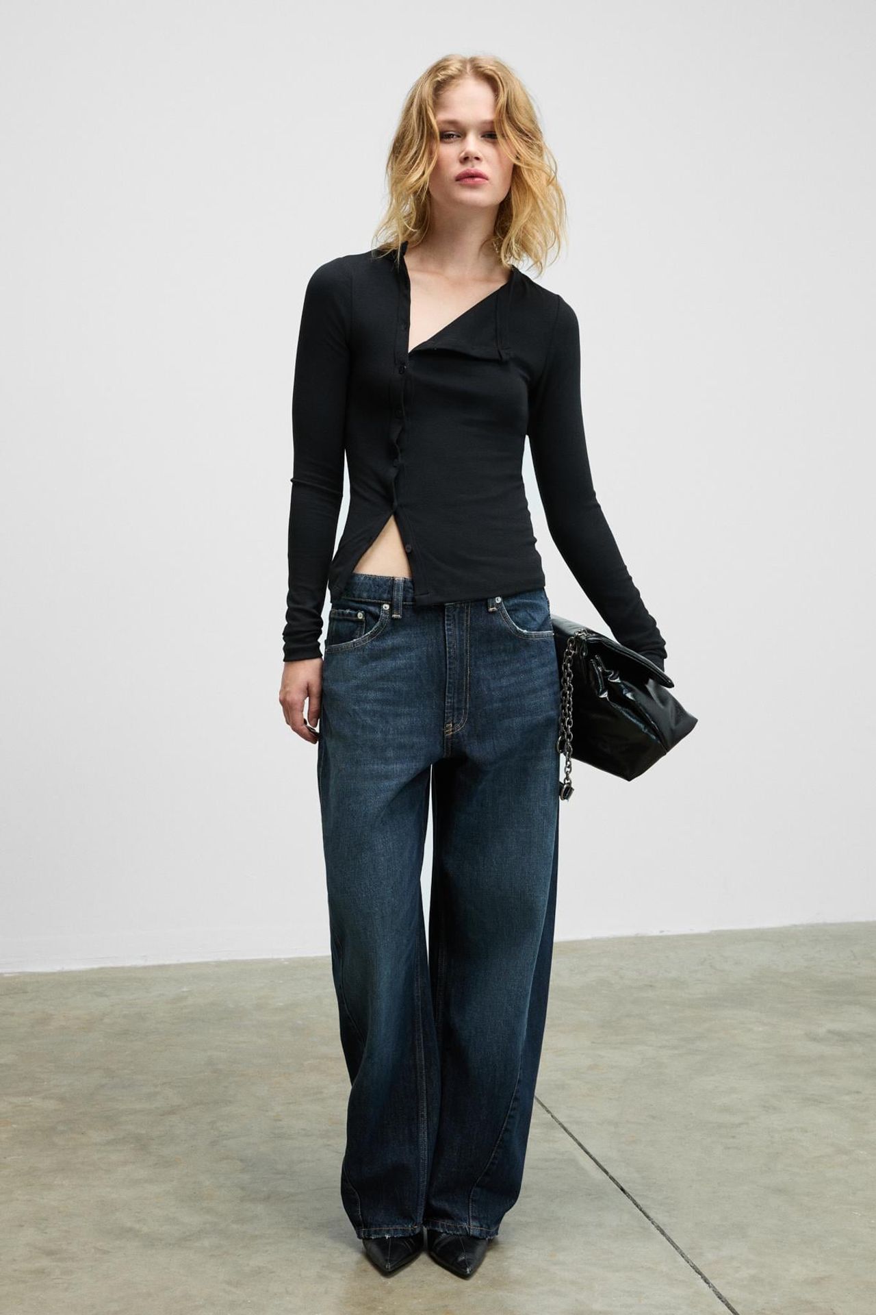 GRIMELANGE Slim Fit Crew Neck Button Blouse 2