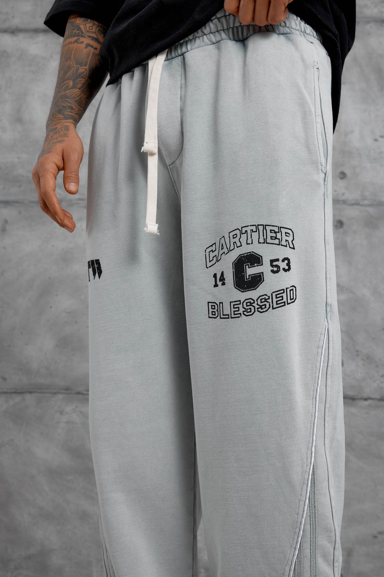 NOMARC Bol Geniş Paça Yazı Baskılı Jogger Pantolon 4