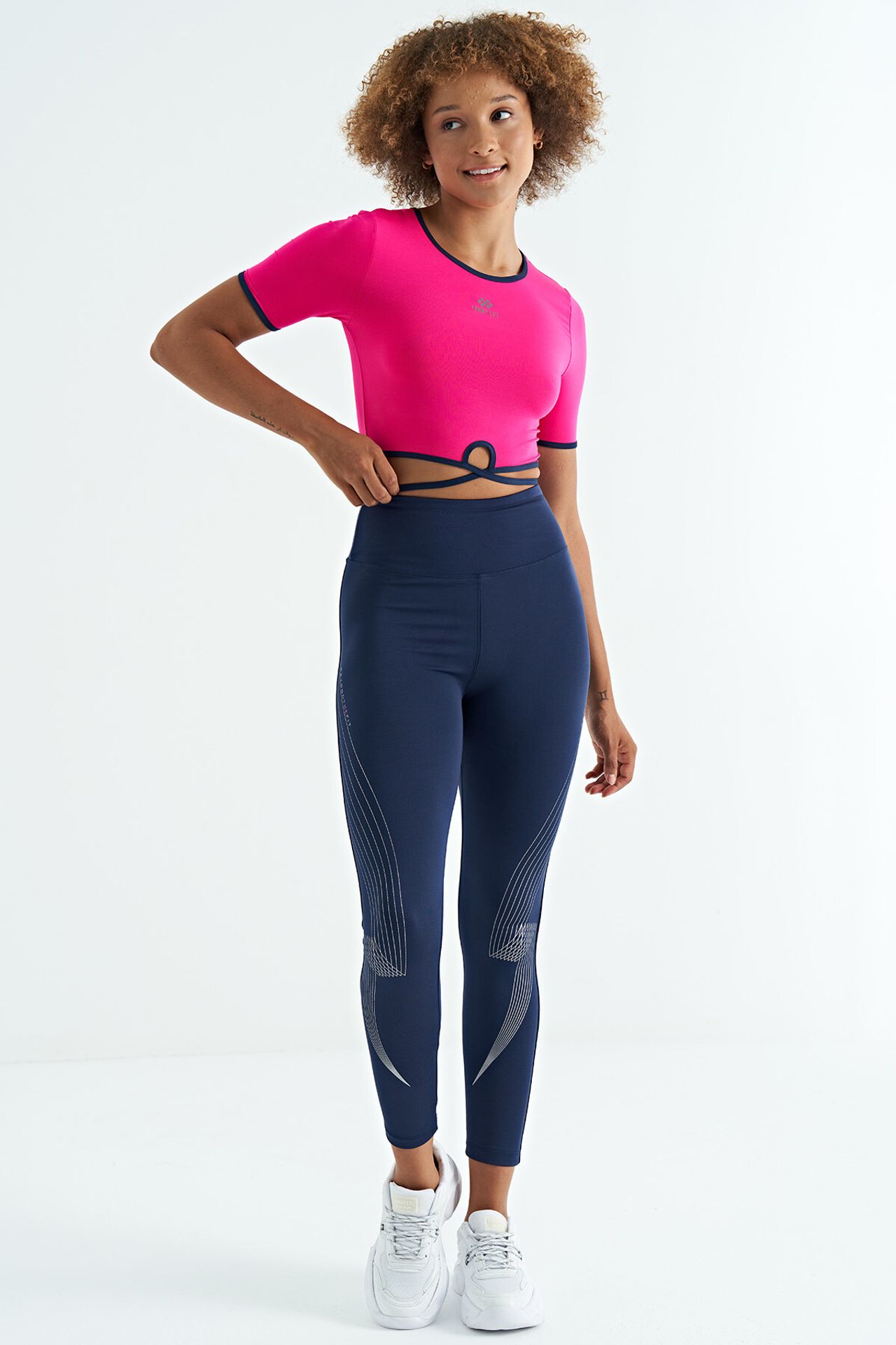 TOMMY Elastic Crop T-Shirt with Crew Neck 1
