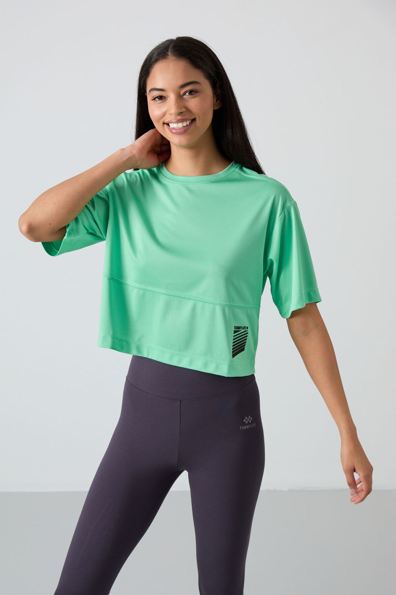 TOMMY Oversized Crew Neck T-Shirt With Pocket 2