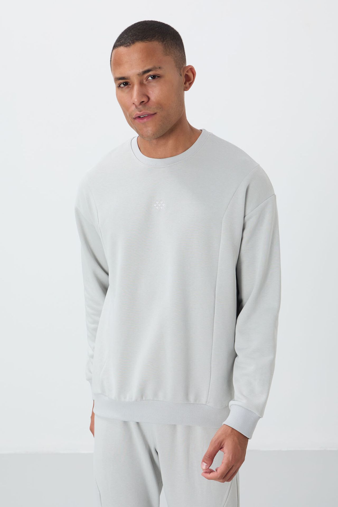 TOMMY Men's Long Sleeve Crew Neck Sweatshirt And Pants Set 2