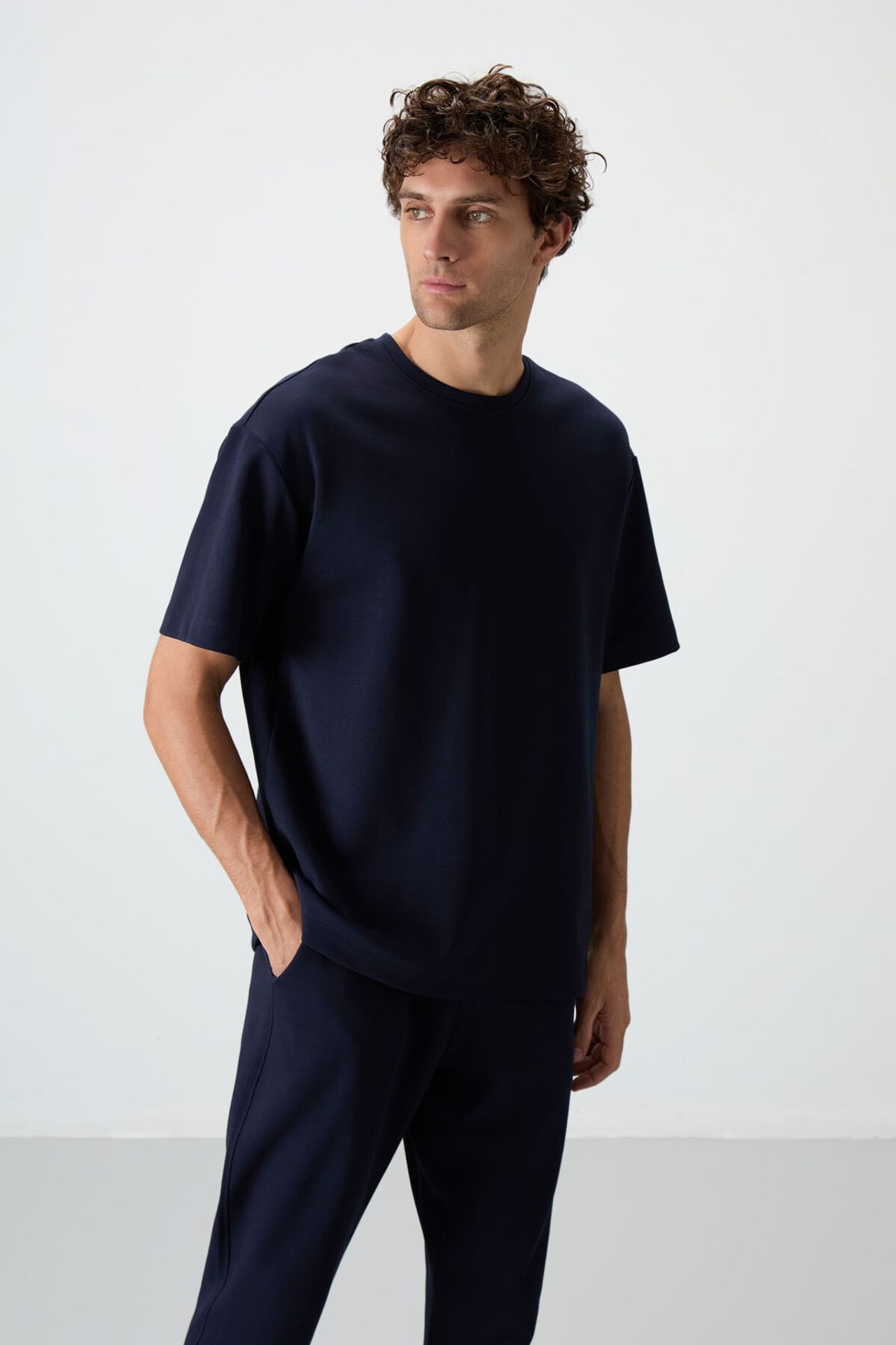 TOMMY Men's Oversized T-shirt And Pants Set 2
