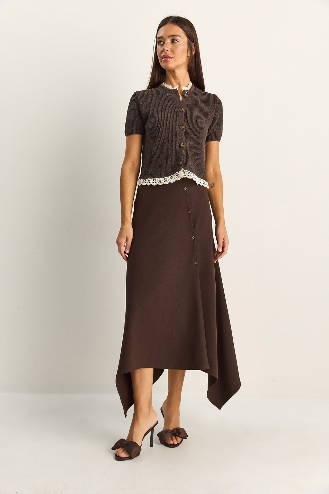 LUCCI Midi A-line Skirt With Button Closure 2