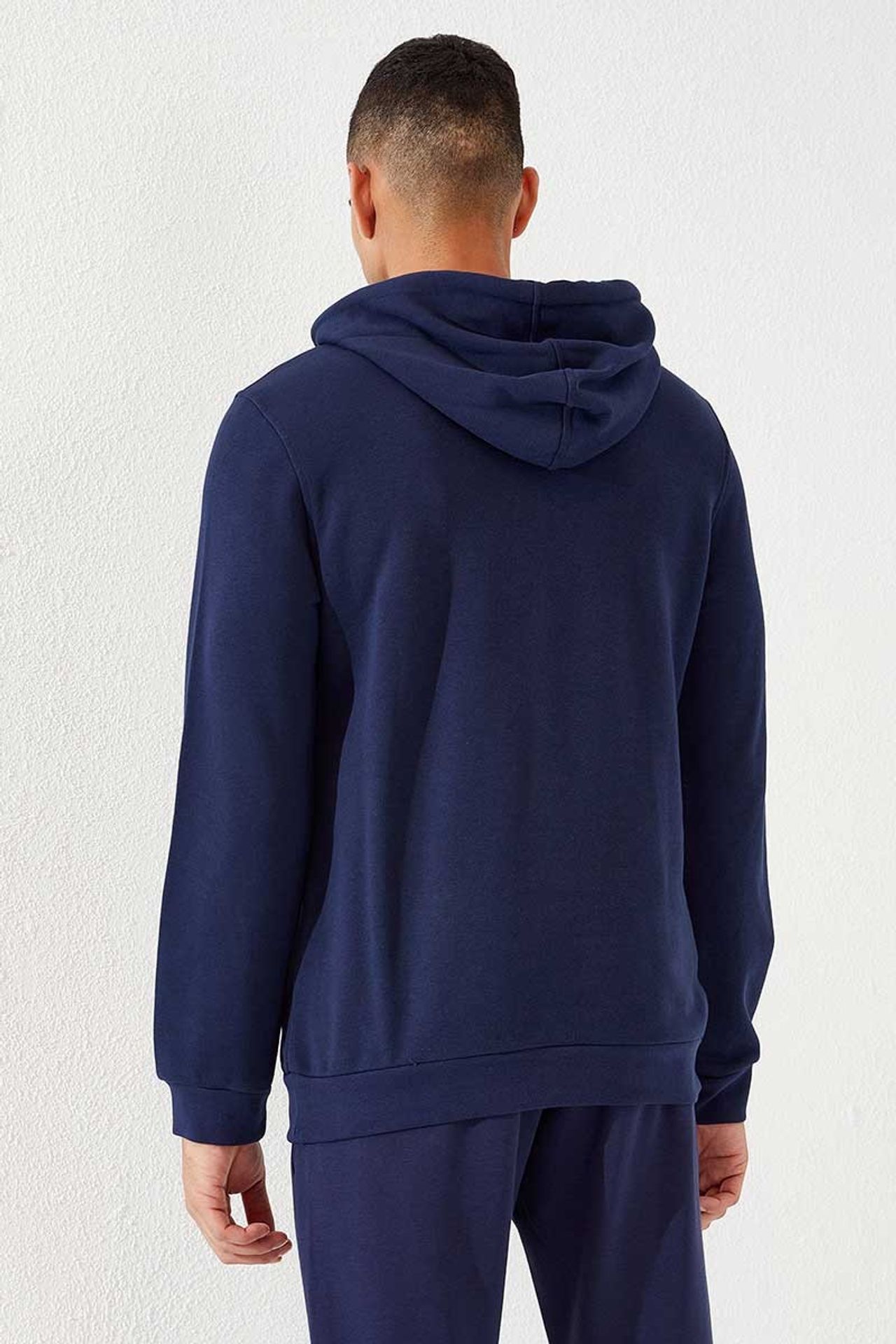 TOMMY Men's Solid Hooded Sweatshirt With Pocket 4