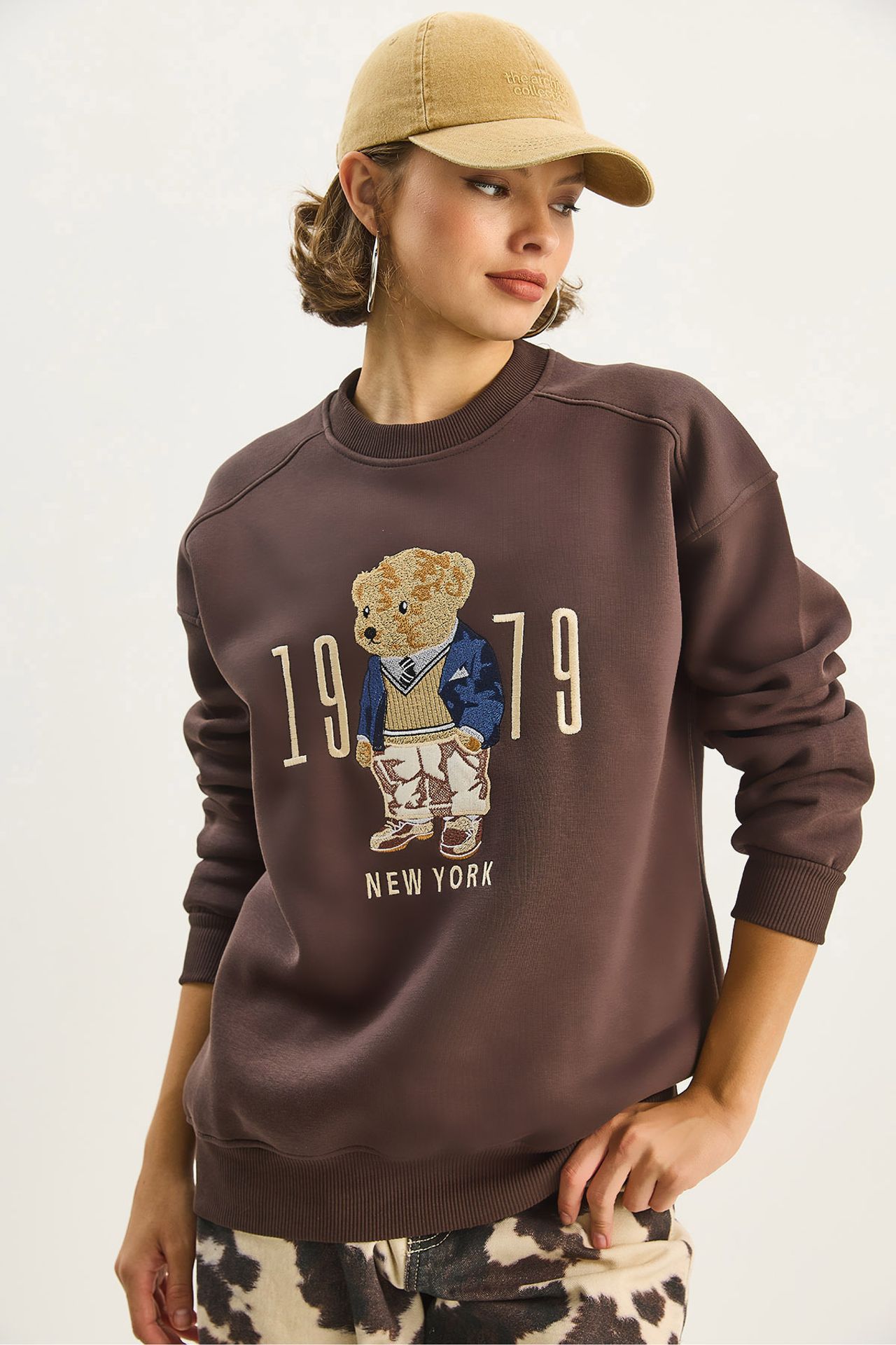 LUCCI Relaxed Fit Printed Crew Neck Sweatshirt 6