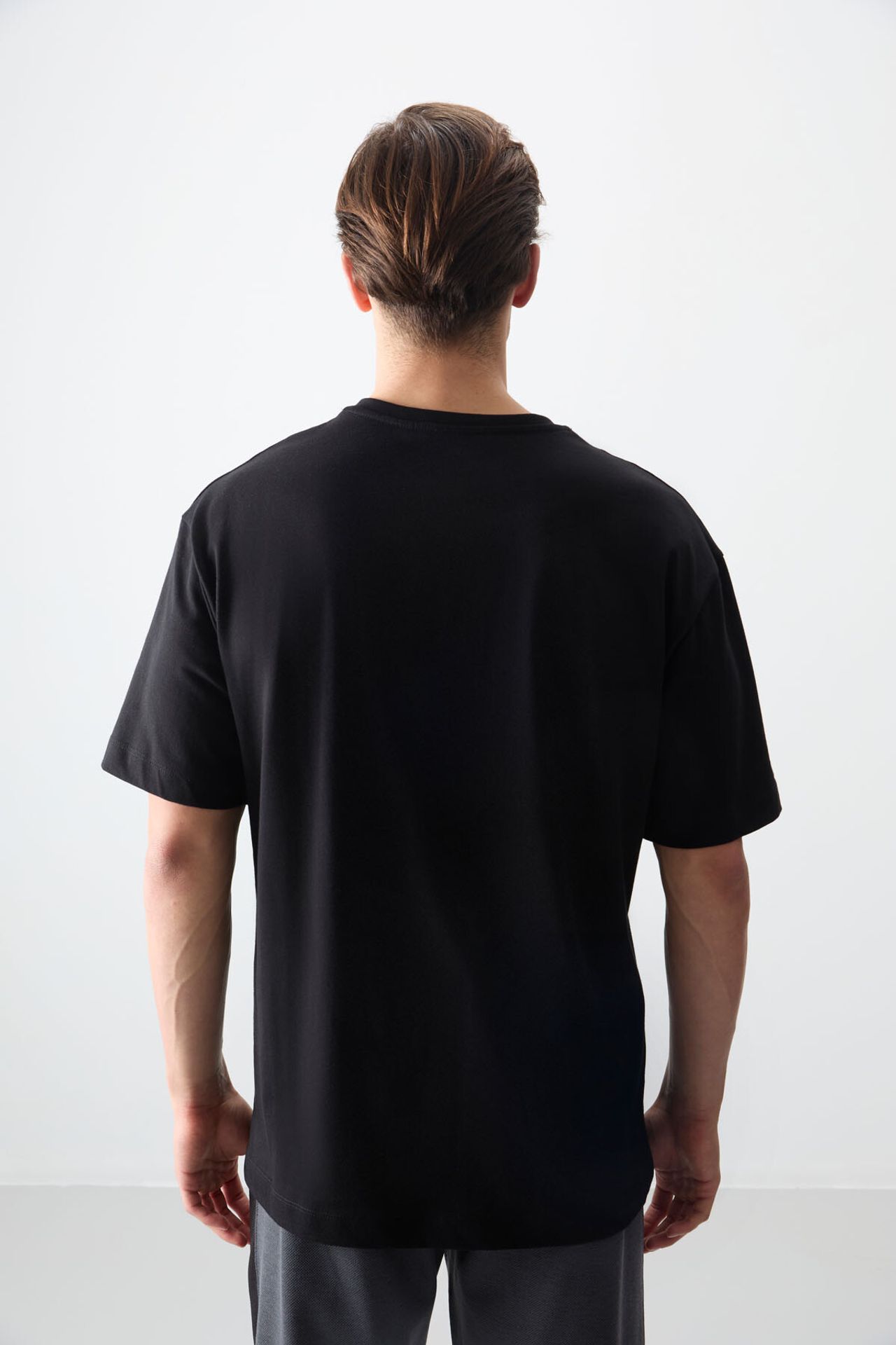 TOMMY Oversized Logo Cotton Crew Neck T-Shirt 5