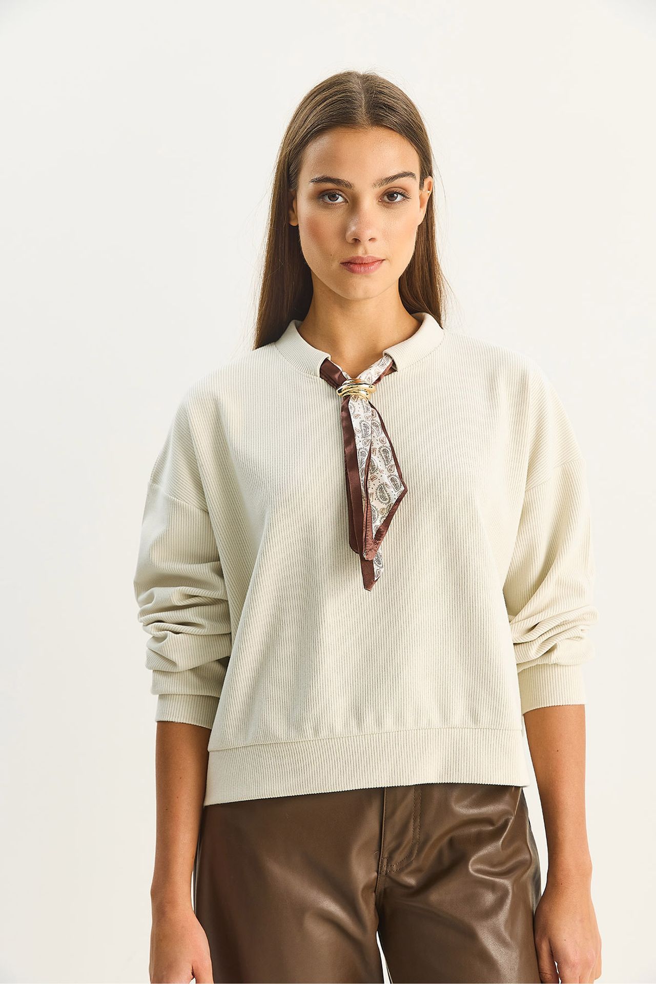Crew Neck Ribbed Sweatshirt with Scarf Accessory Detail 2