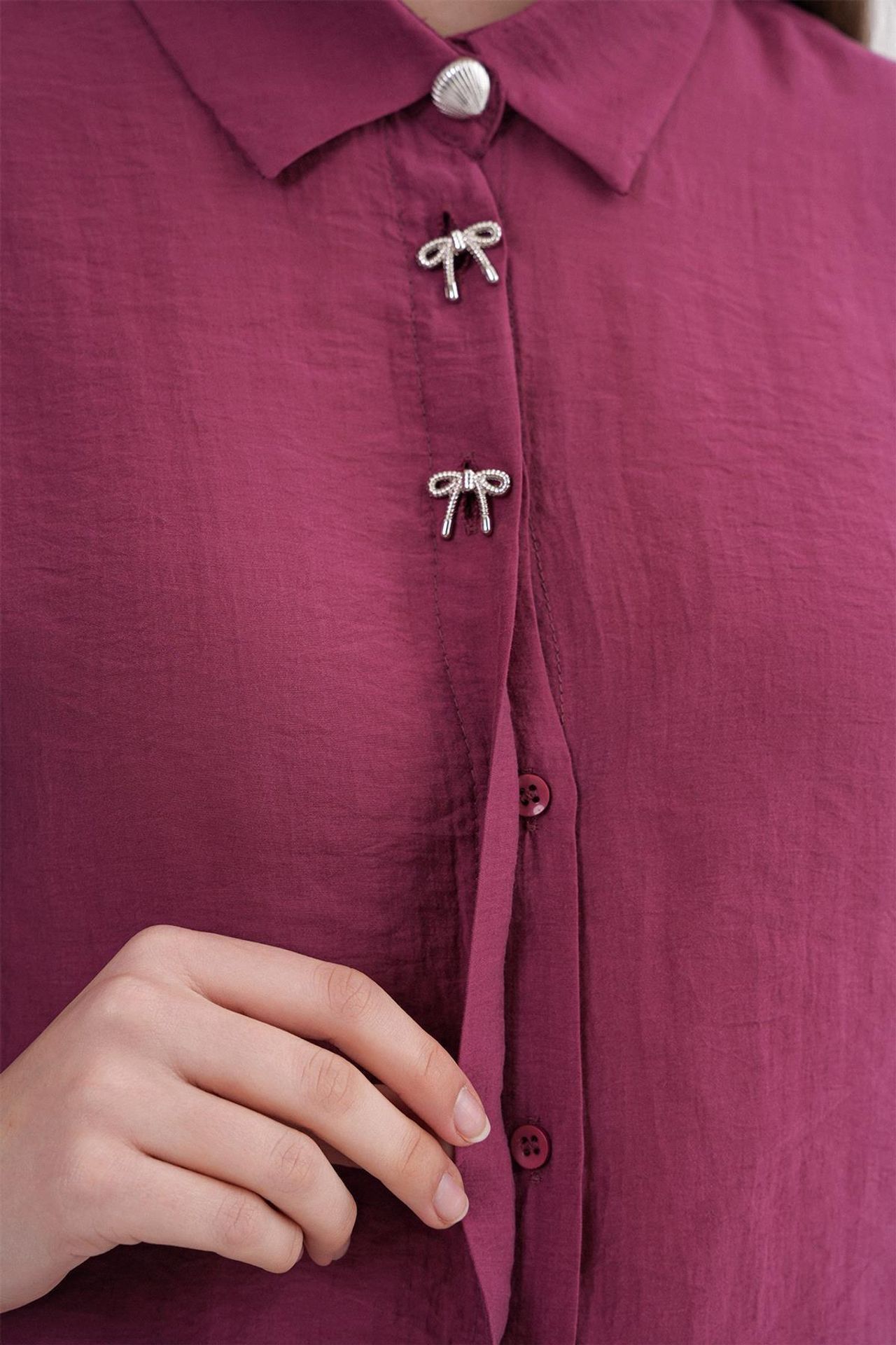 Mixray Short Sleeve Crop Shirt with Stone Accessories 6