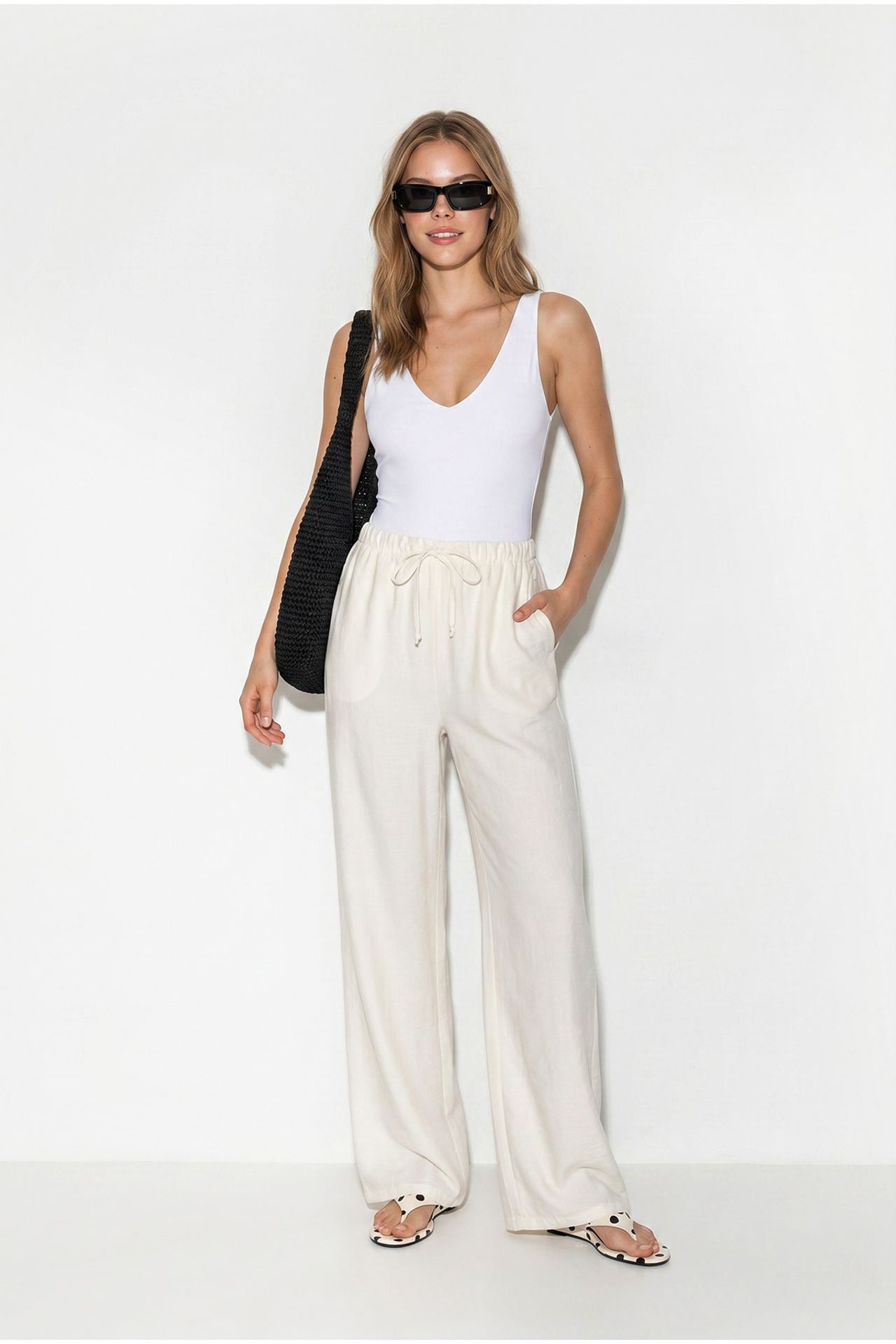 LUCCI Women’s Wide-Leg Crepe Trousers 1