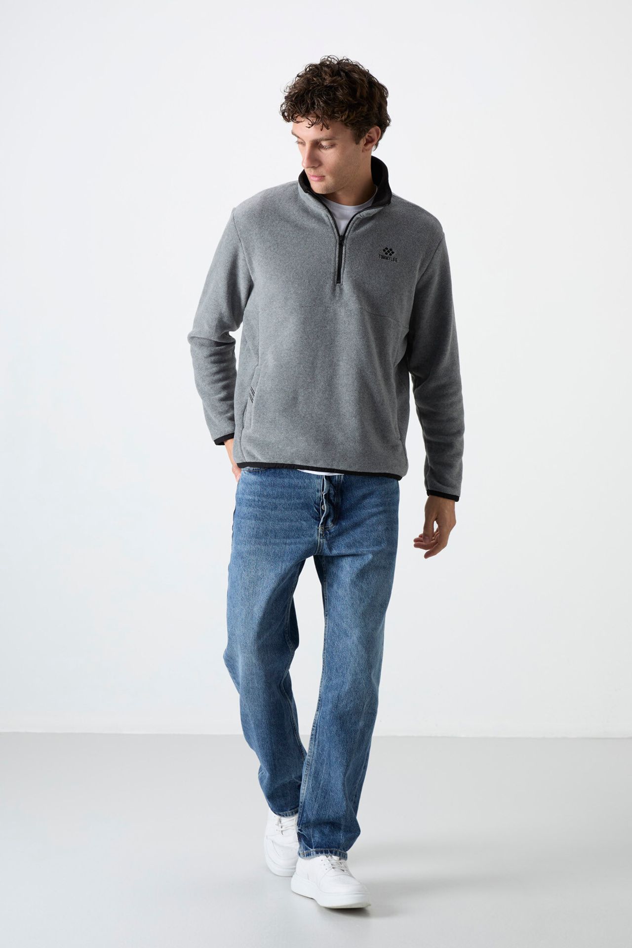 TOMMY Men's Slim Fit Half-zip Plush Sweatshirt 5