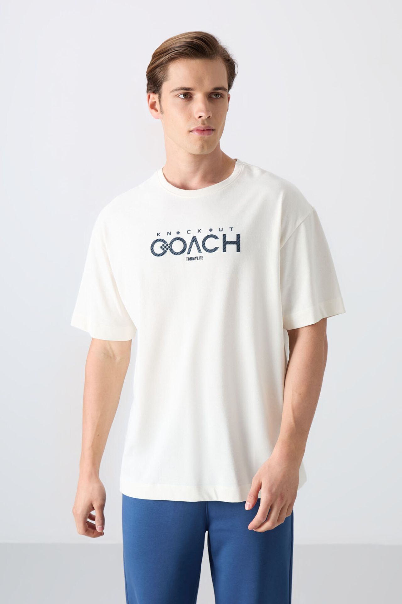TOMMY Oversized Logo Patch Crew Neck T-Shirt 4