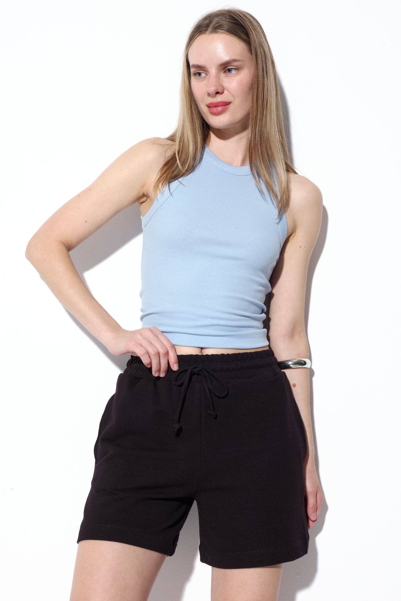 BUSEM Mid-Waist Drawstring Sweat Shorts 1