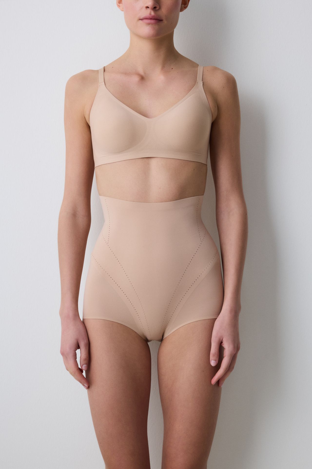 PENTI No-Show Light High-Waist Brief Shapewear