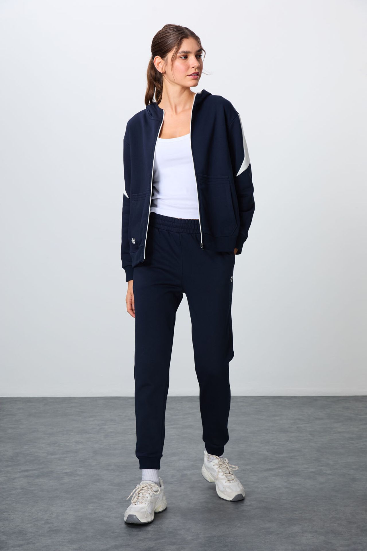 TOMMY Oversized Hooded Zip Sweatshirt And Pants Set 1