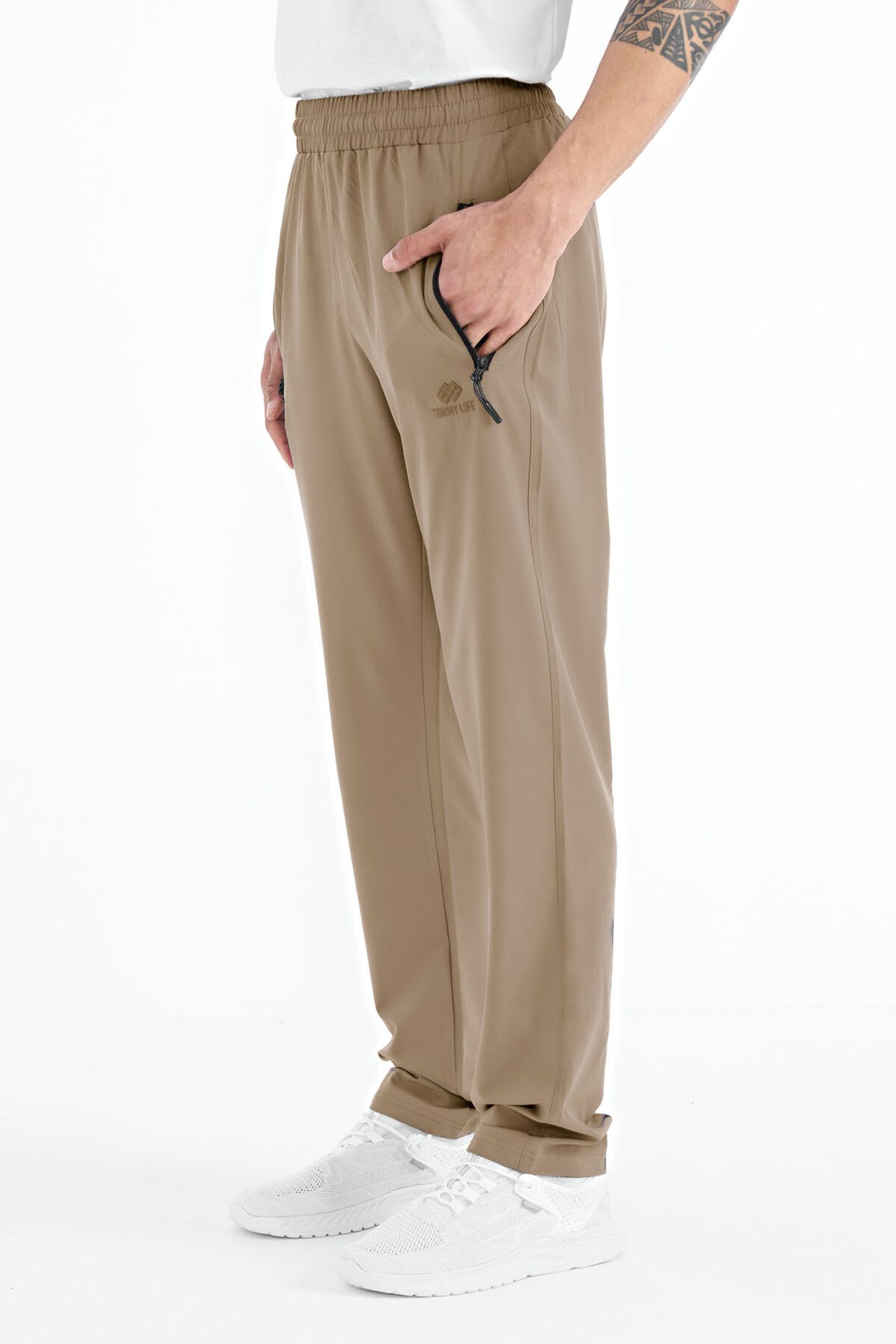 TOMMY Men's Straight-Leg Pull-On Sweatpants 5