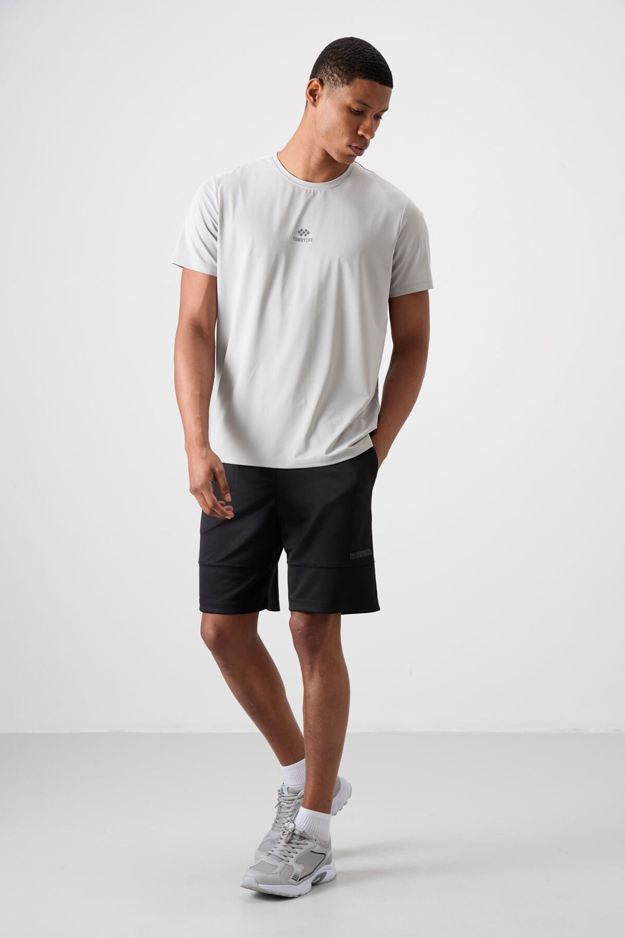 TOMMY Men's Solid Sweat Shorts 1