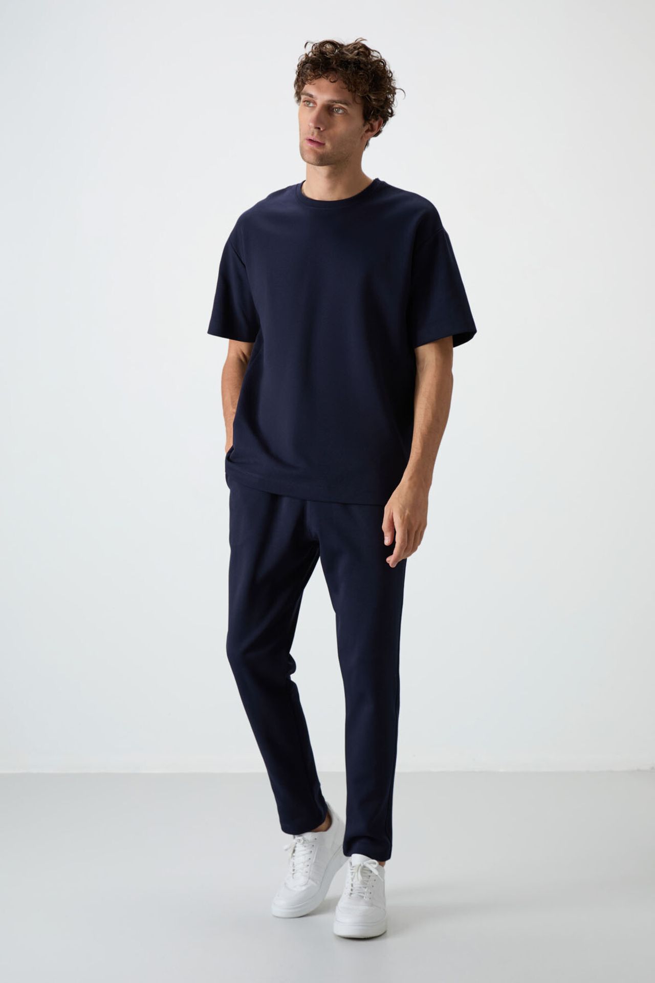 TOMMY Men's Oversized T-shirt And Pants Set 1