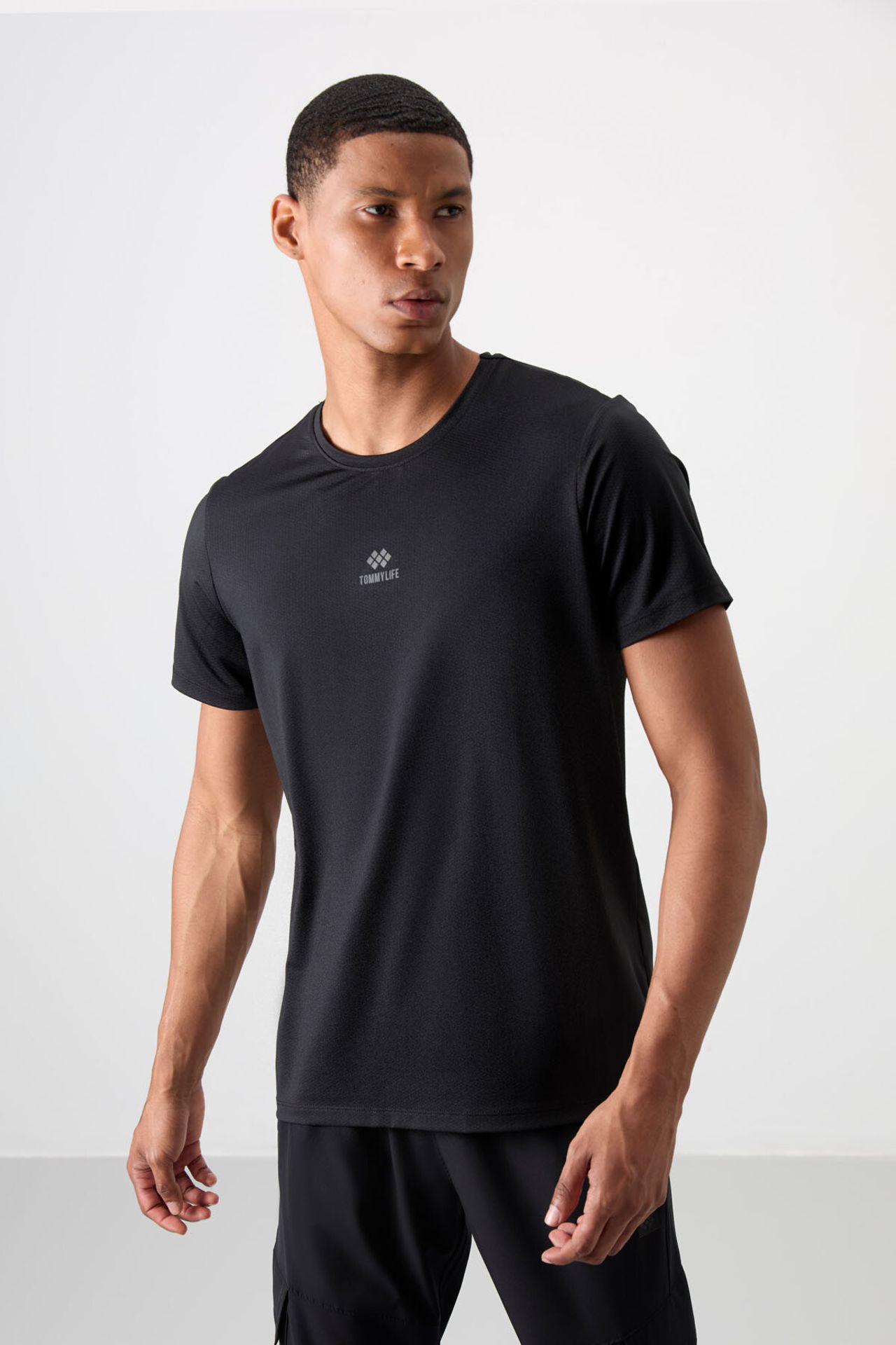 TOMMY Men's Logo Patch Short-Sleeve T-Shirt 4