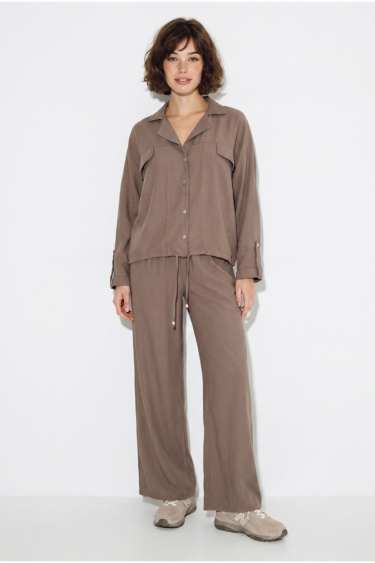 LUCCI Two-Piece Crepe Blouse And Wide-Leg Trousers 4