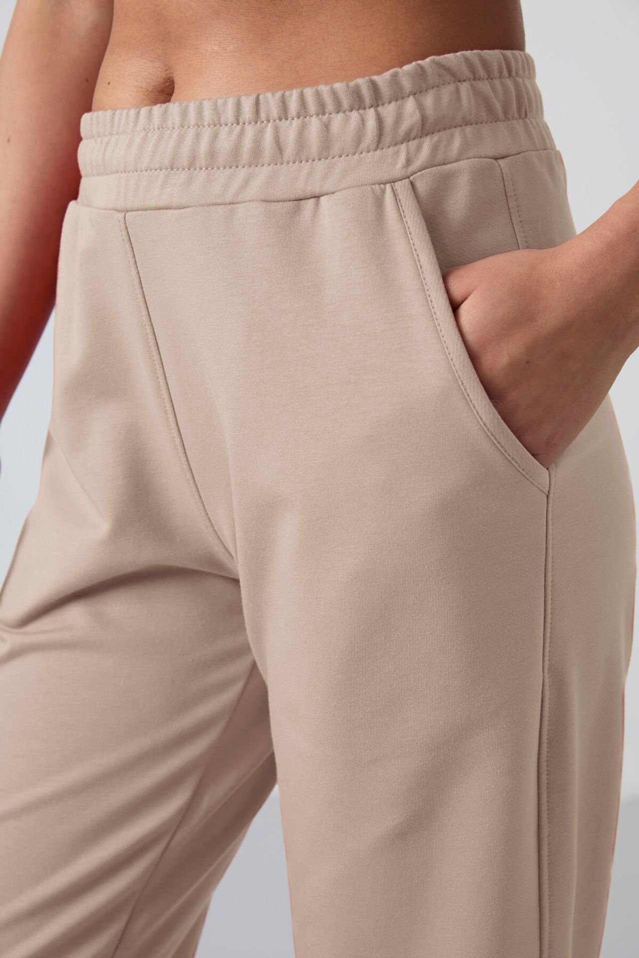 TOMMY Women’s Straight-Leg Fleece Sweatpants 3