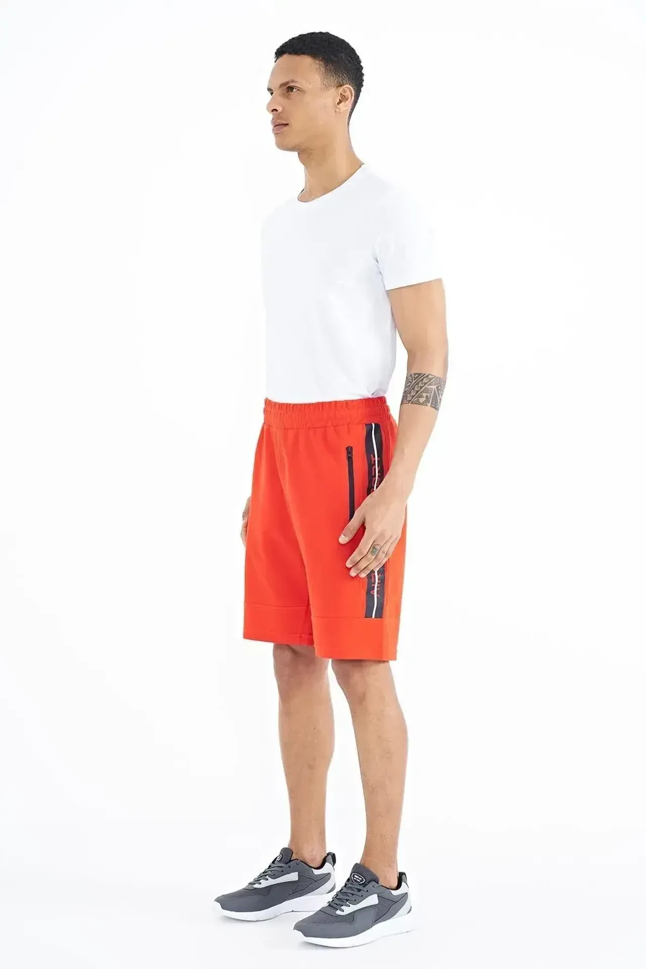 TOMMY Men's Jersey Pull-On Shorts 4